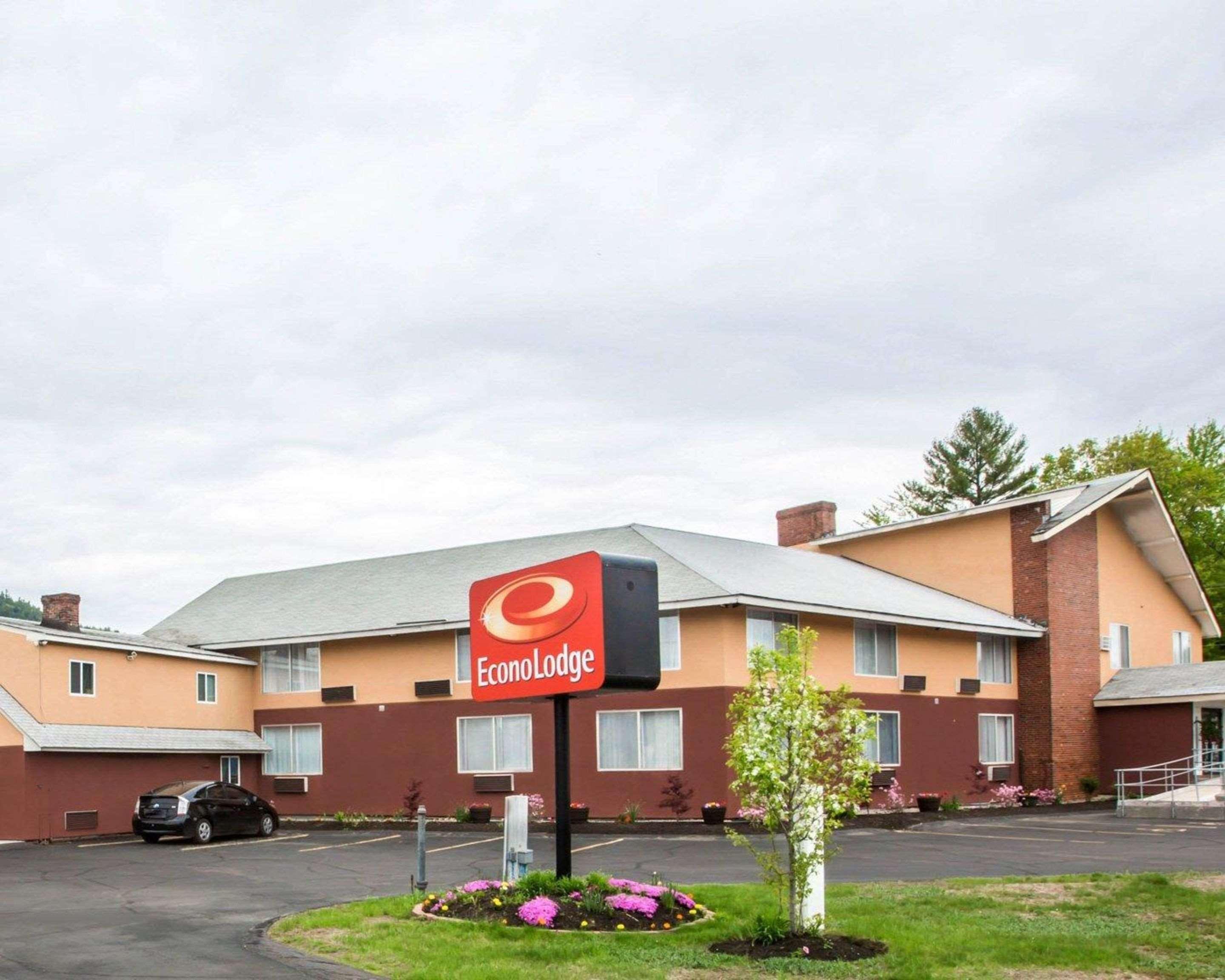 Econo Lodge Lakes Region West Ossipee Buitenkant foto